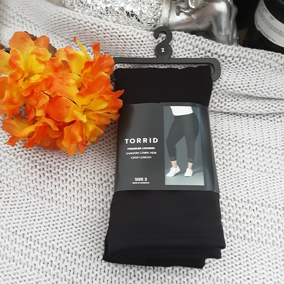 Torrid cropped leggings - Picture 2 of 6